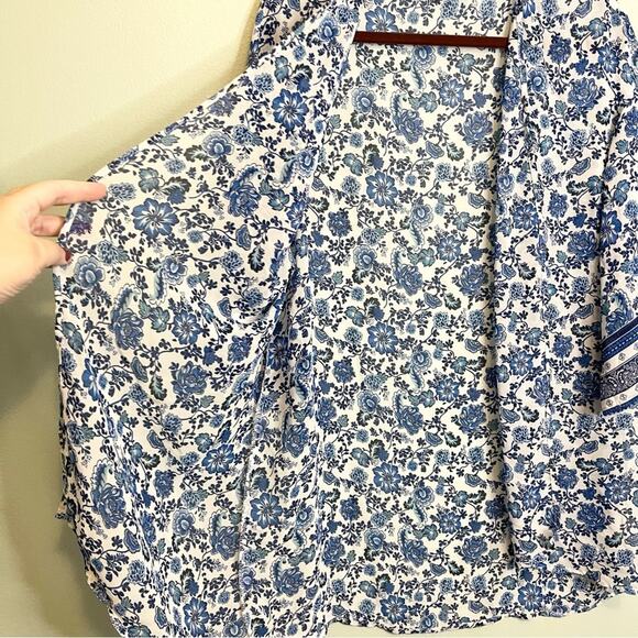 H&M Blue Floral Overthrow Shawl Size Medium - Picture 7 of 9